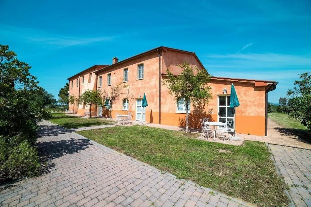 Apartment La Beccanina Resort Le Case Italy